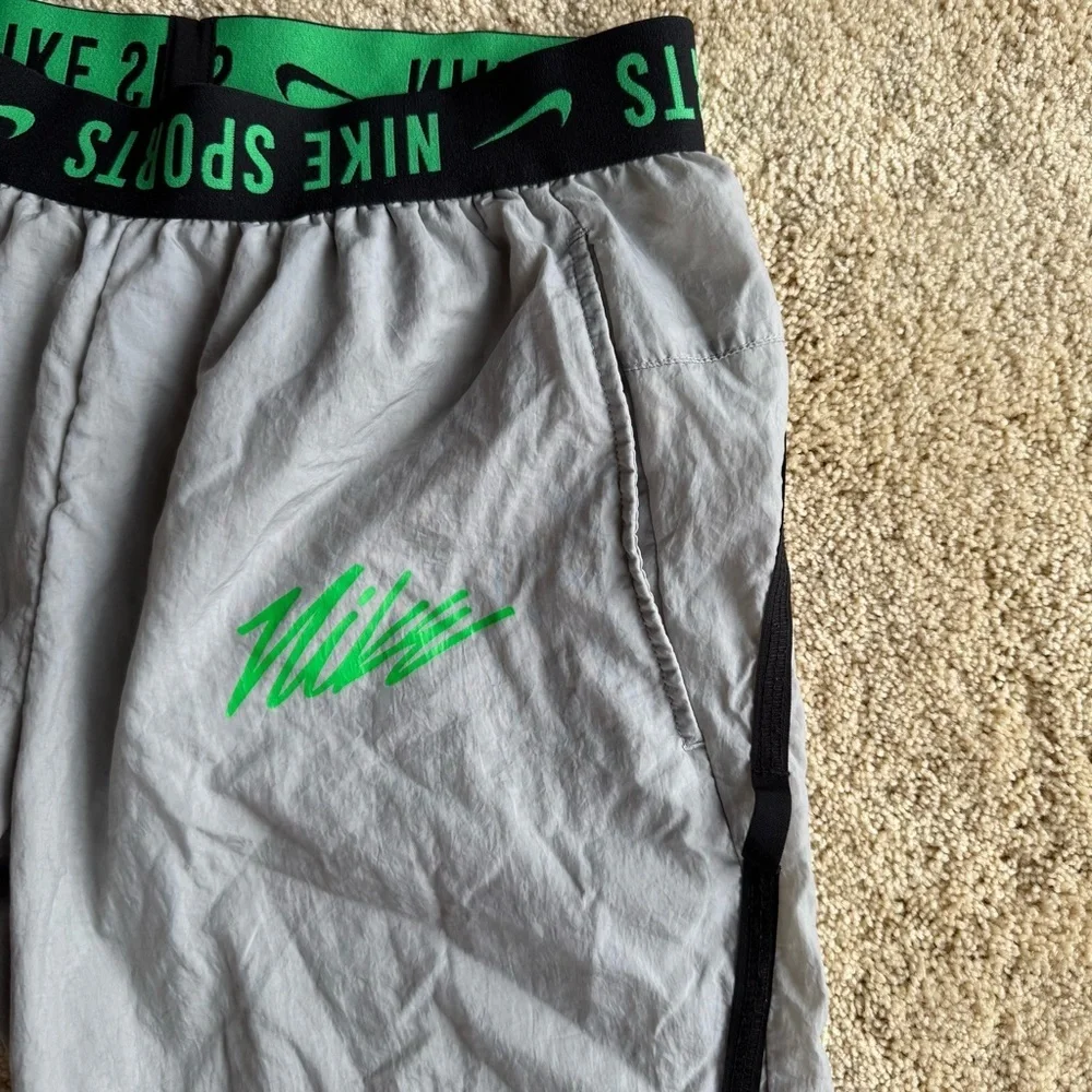 Nike Sports Gray Athletic Pants Joggers Elastic Waist Logo Men’s Size S Y2K